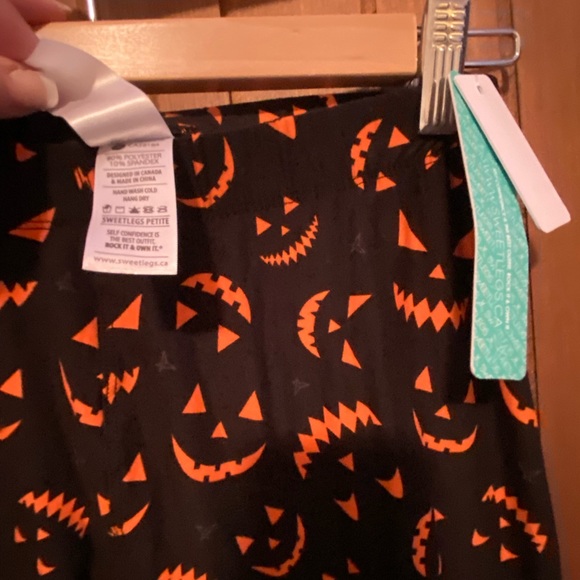 Sweet legs Petite - Picture 1 of 2